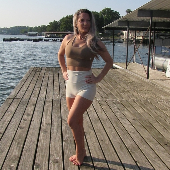 Pedigree Sportswear Tops - Pedigree eMPWR Women’s Strapback Sports Bra | High Support | Evo-Dry™